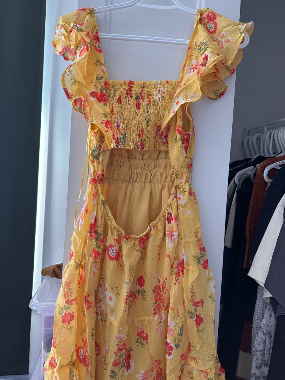 Yellow dress - Picture 2 of 2